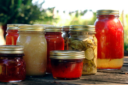 If you're interested in home canning, here's a great primer on getting started! #ReadyNutrition #Homesteading