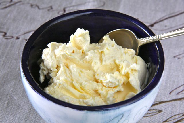 Making Clotted Cream From Raw Milk
