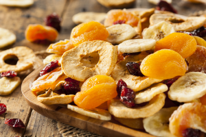 How to Avoid This Potentially Dangerous Preservative Found in Dried Fruit