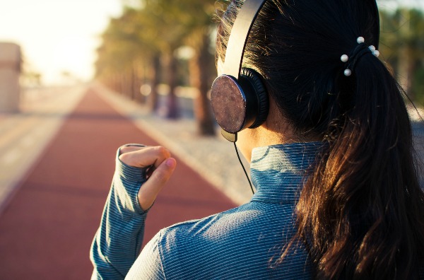 How the Right Music Enhances Your Workouts