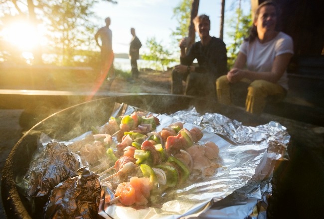 11 Healthy Fire Pit Meals You Can Make This Summer
