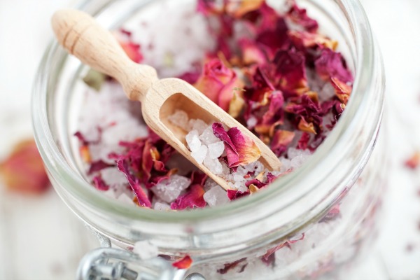 Treat Yourself: Why Herbal Tea Baths Could Be the New Healthy Bath Time Ritual + Recipes