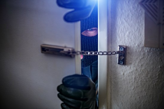 6 Immediate Signs To Know When Your House Is Being Cased By Criminals
