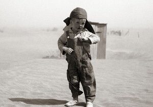 20-Signs-That-Dust-Bowl-Conditions-Will-Soon-Return-To-The-Heartland-Of-America-300x300