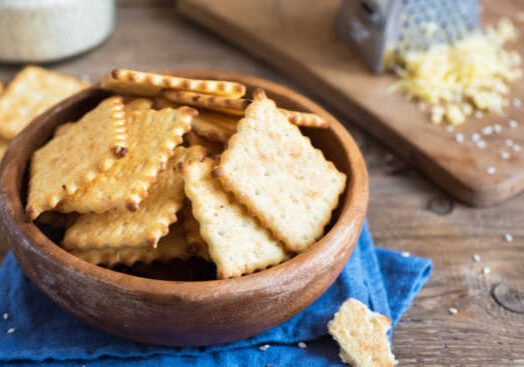 This simple 5-ingredient recipe is all you need to make your own homemade crackers for the family to enjoy.