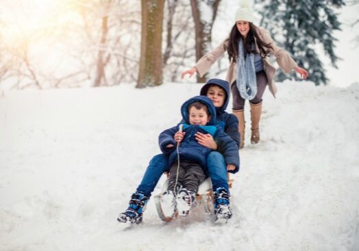 There are so many things we can do as a family to stay healthy during the winter.  Your health and moving your body shouldn't stop just because it's cold outside, and here are a few ideas to help get you and the kids moving this winter!