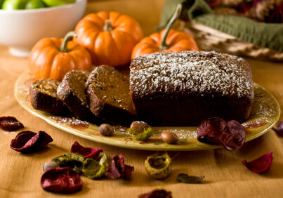 I love baking with pumpkin because it adds a nice texture to whatever you are baking. To start the season off, I wanted to make an oldie but a goodie, spiced pumpkin bread. #ReadyNutrition