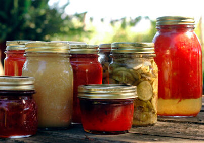 If you're interested in home canning, here's a great primer on getting started! #ReadyNutrition #Homesteading