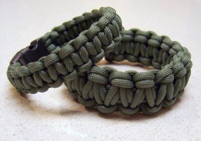 paracord bracelet